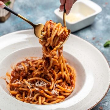 pork mince spaghetti in a bowl.