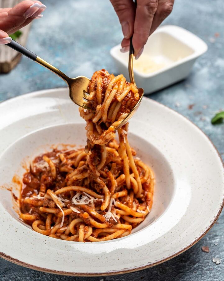 pork mince spaghetti in a bowl.