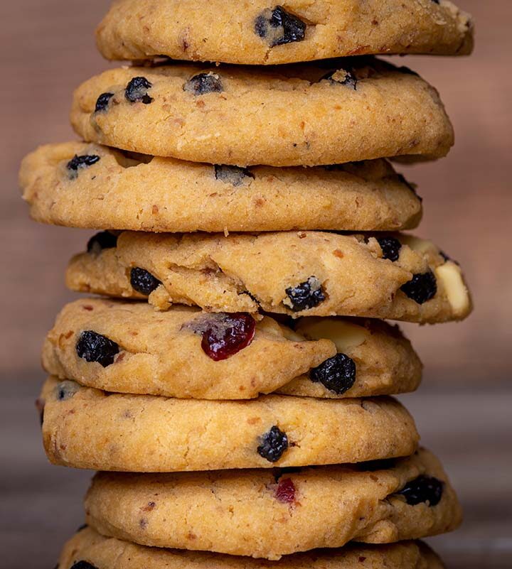 eight blueberry cookies.